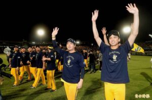 兄弟橫掃統一封王